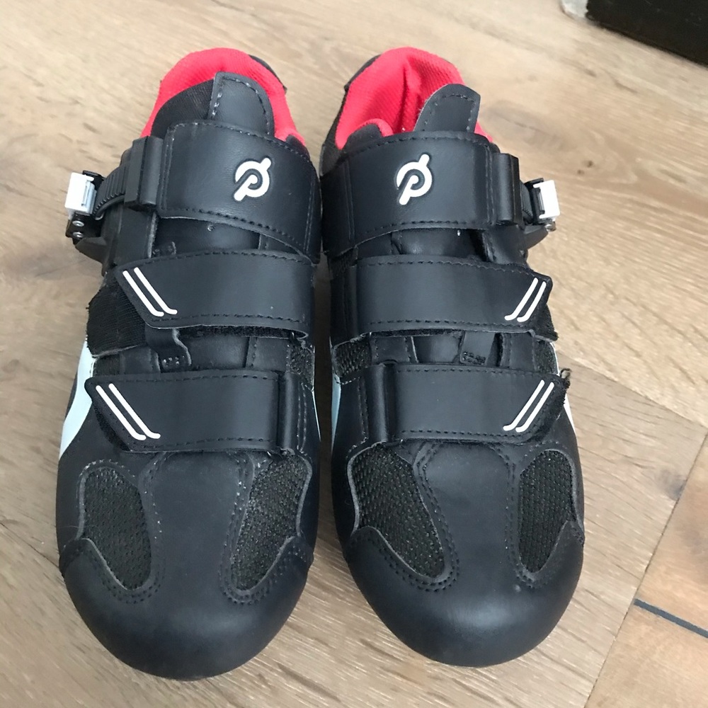 Size 40 Peloton cycle shoes